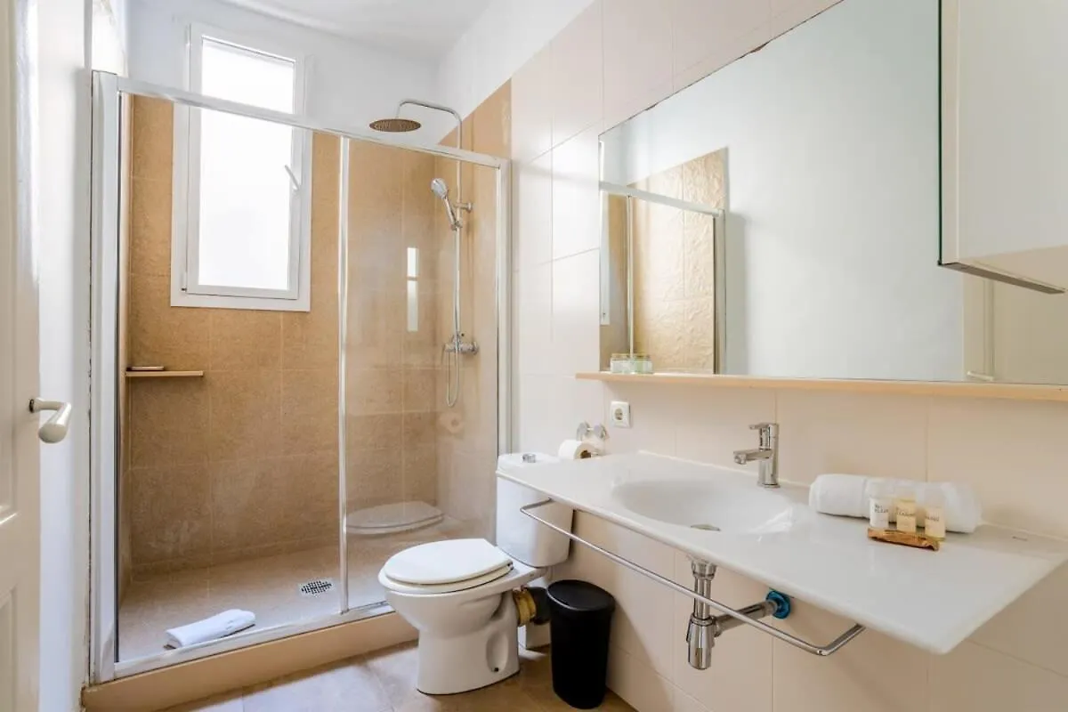 Gran Via Historic Catalan 4Bd Only For Families Or Business Groups Apartment Barcelona